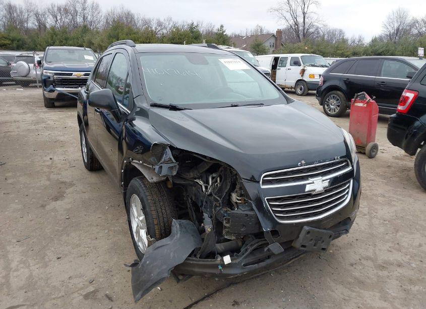 2016 Chevrolet Trax LT (VIN 3GNCJPSB0GL146596) main photo