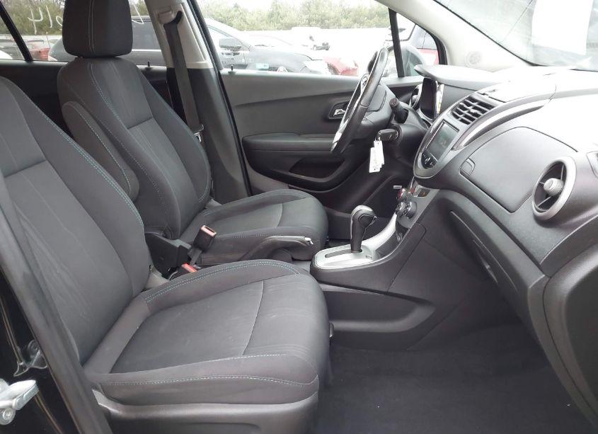 Photo 5 of 2016 Chevrolet Trax LT (VIN 3GNCJPSB0GL146596)