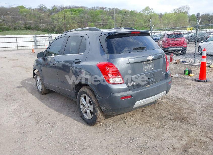 Photo 3 of 2016 Chevrolet Trax LT (VIN 3GNCJPSB0GL171157)