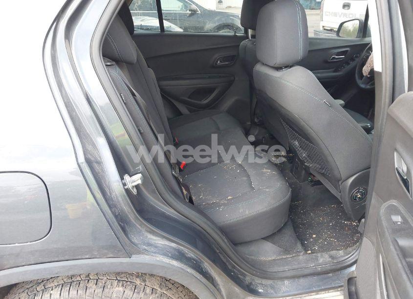 Photo 8 of 2016 Chevrolet Trax LT (VIN 3GNCJPSB0GL171157)