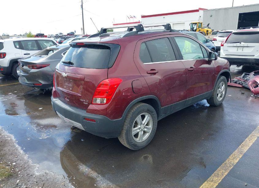 Photo 4 of 2016 Chevrolet Trax LT (VIN 3GNCJPSB0GL266673)