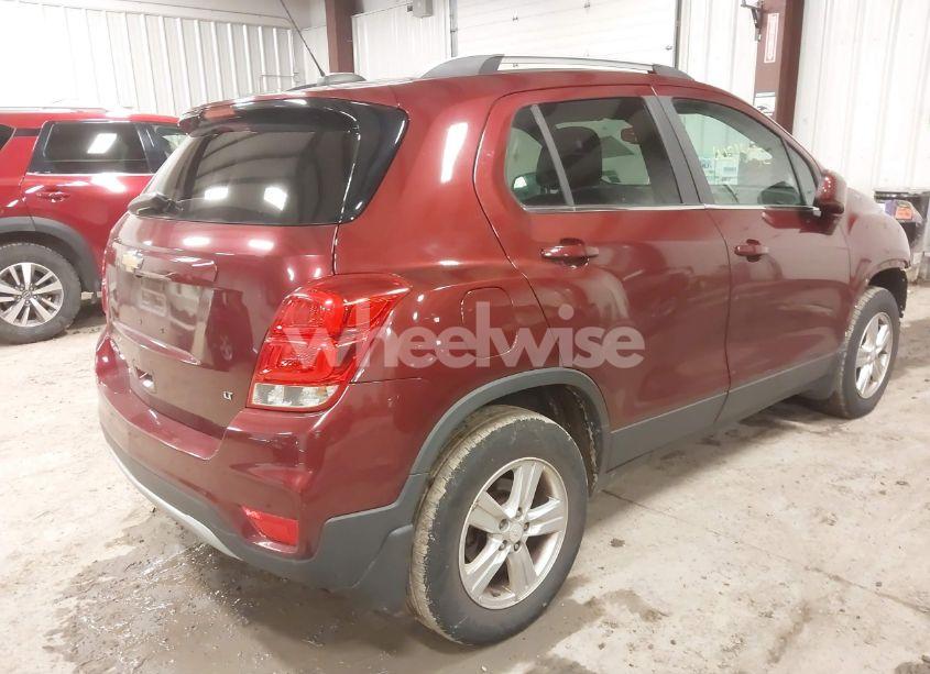 Photo 4 of 2017 Chevrolet Trax LT (VIN 3GNCJPSB0HL222559)