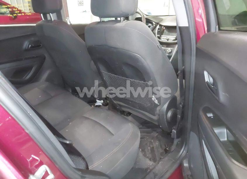 Photo 8 of 2017 Chevrolet Trax LT (VIN 3GNCJPSB0HL222559)