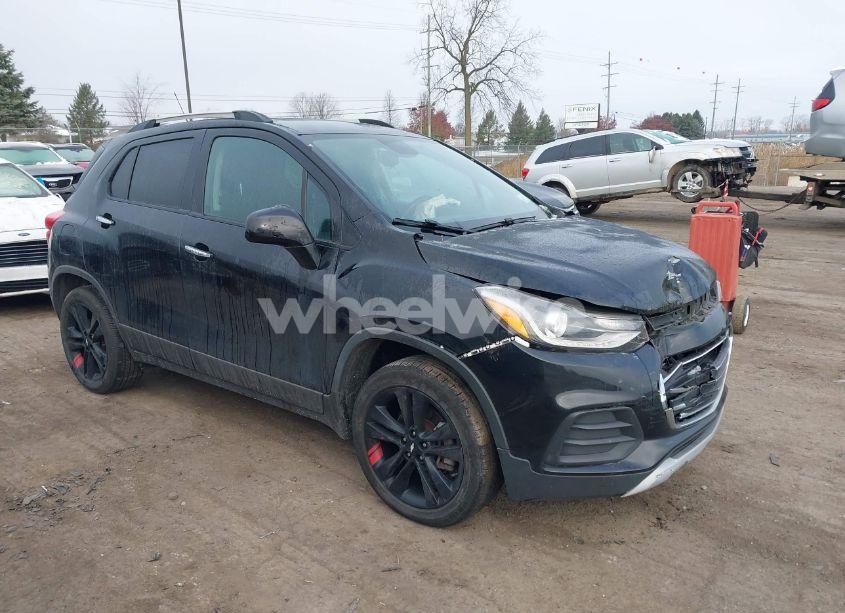2018 Chevrolet Trax LT (VIN 3GNCJPSB0JL178696) main photo