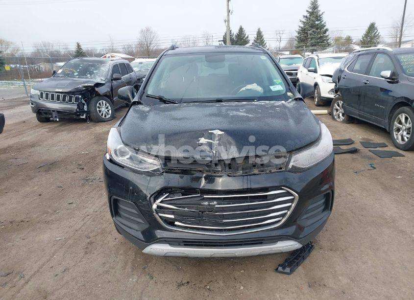 Photo 12 of 2018 Chevrolet Trax LT (VIN 3GNCJPSB0JL178696)