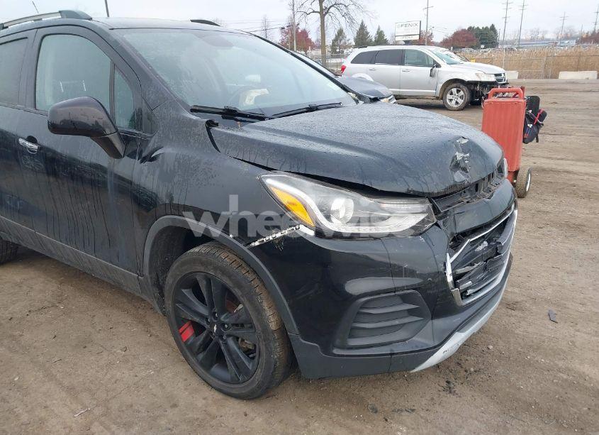 Photo 6 of 2018 Chevrolet Trax LT (VIN 3GNCJPSB0JL178696)