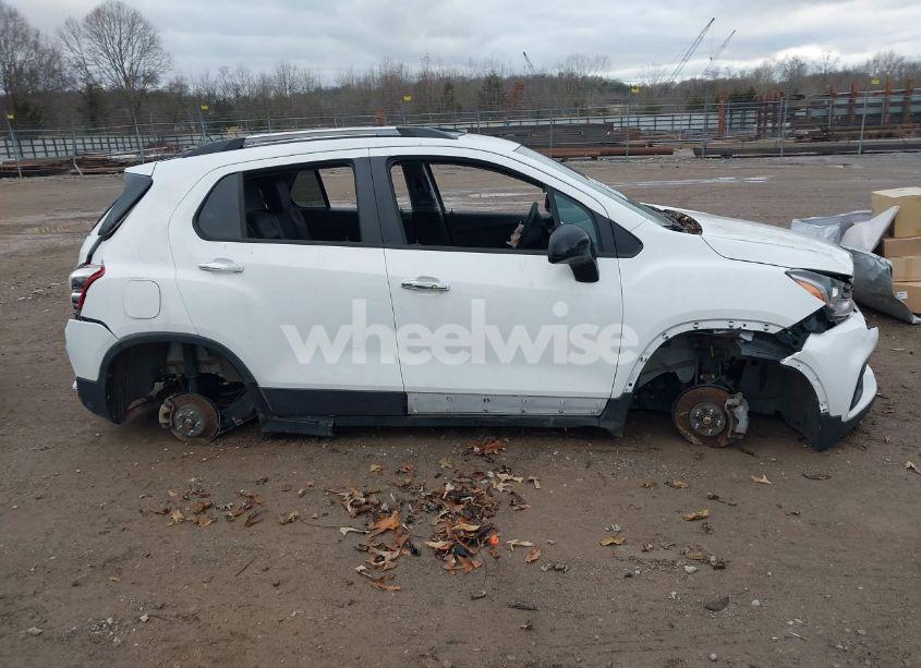 Photo 12 of 2020 Chevrolet Trax AWD LT (VIN 3GNCJPSB0LL171637)