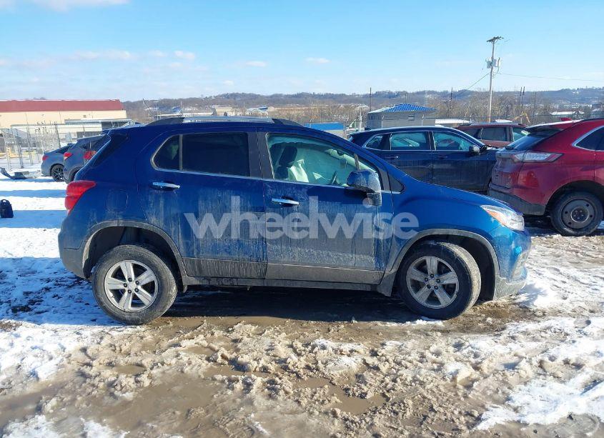 Photo 13 of 2020 Chevrolet Trax AWD LT (VIN 3GNCJPSB0LL241296)