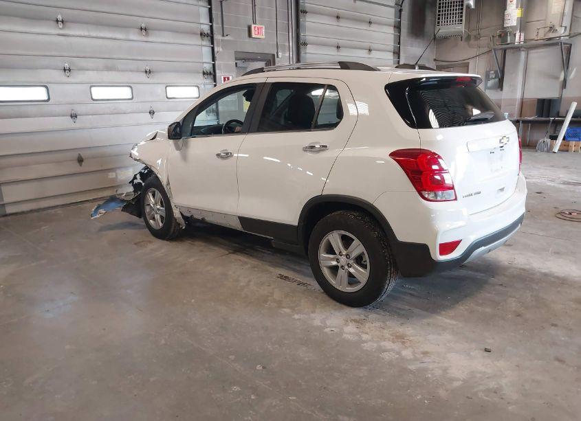 Photo 3 of 2020 Chevrolet Trax AWD LT (VIN 3GNCJPSB0LL281927)