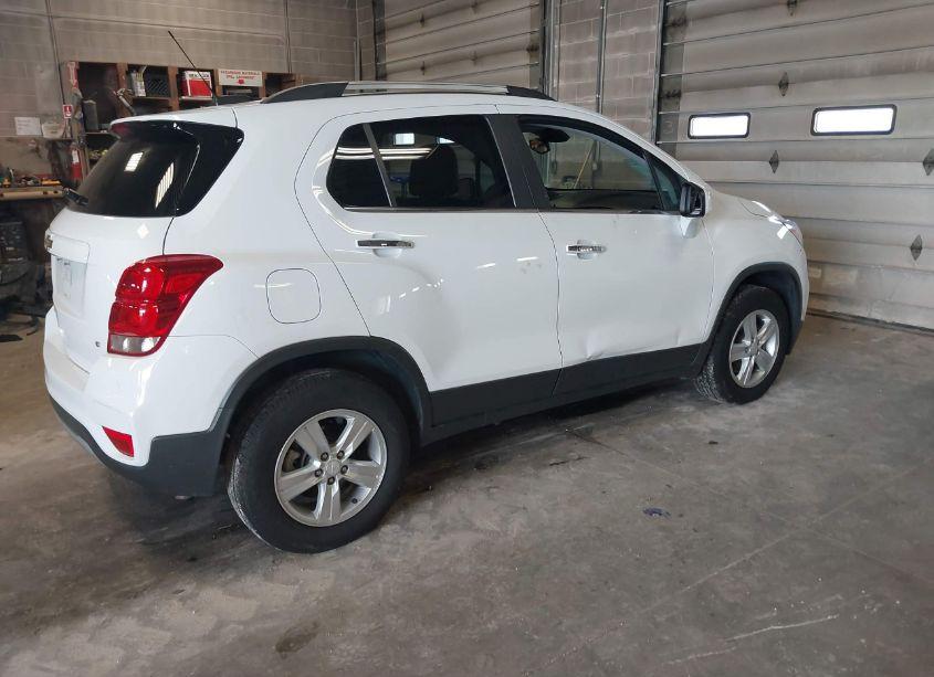 Photo 4 of 2020 Chevrolet Trax AWD LT (VIN 3GNCJPSB0LL281927)