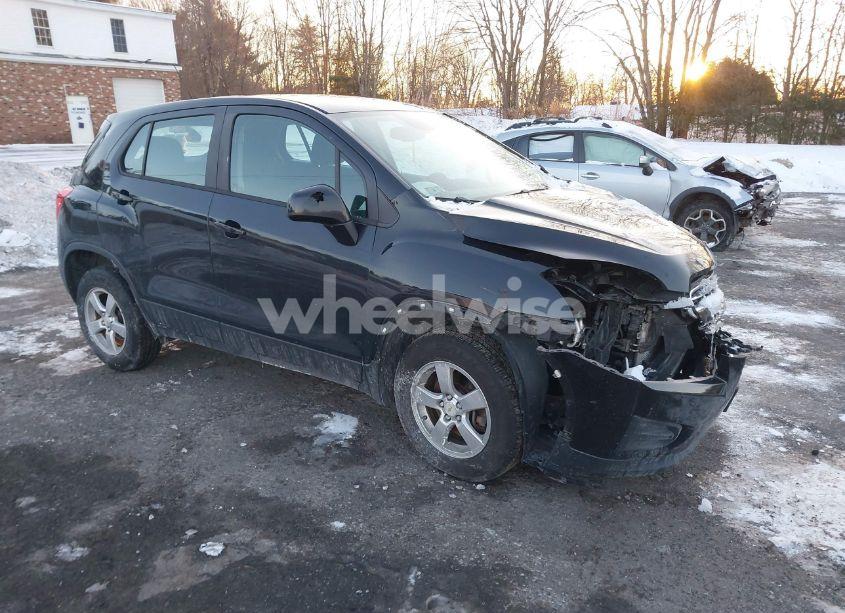 2015 Chevrolet Trax 1LS (VIN 3GNCJPSB1FL251808) main photo