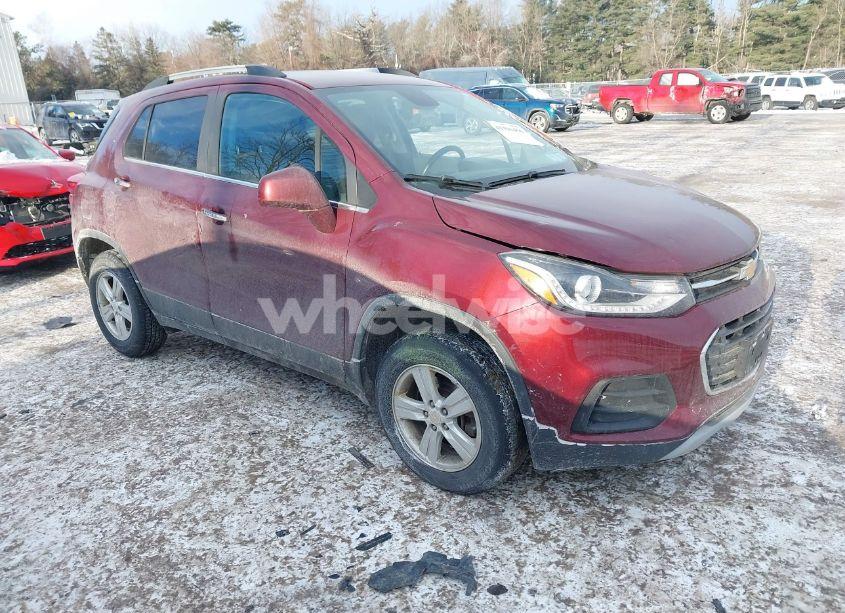2017 Chevrolet Trax LT (VIN 3GNCJPSB1HL172335) main photo
