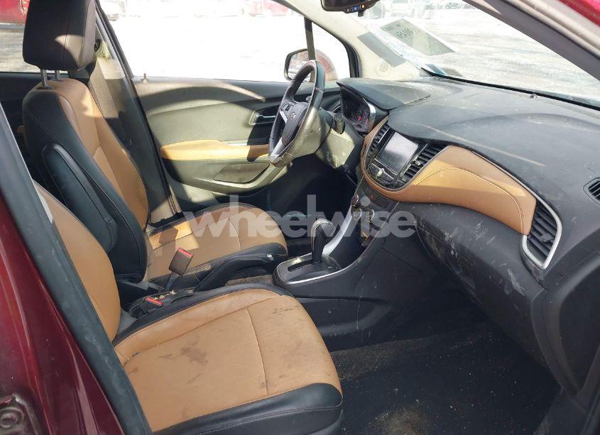 Photo 5 of 2017 Chevrolet Trax LT (VIN 3GNCJPSB1HL172335)