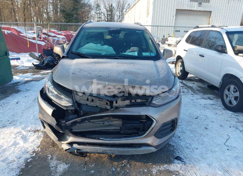 Photo 12 of 2018 Chevrolet Trax LT (VIN 3GNCJPSB1JL204447)