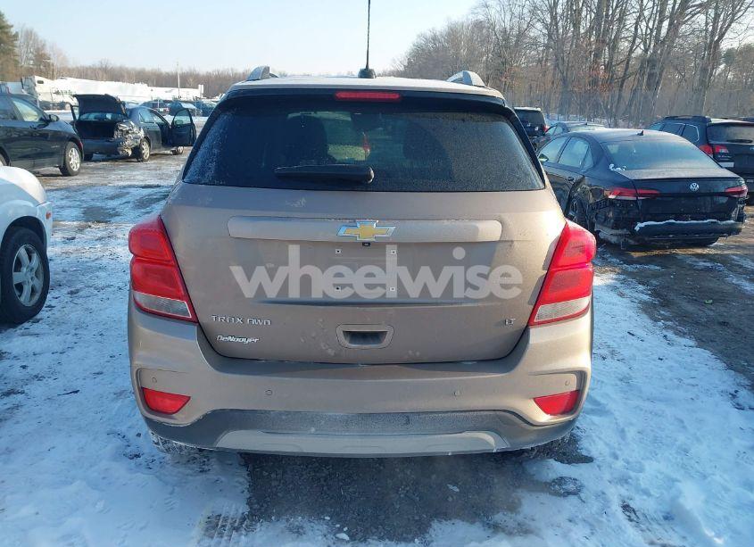 Photo 16 of 2018 Chevrolet Trax LT (VIN 3GNCJPSB1JL204447)