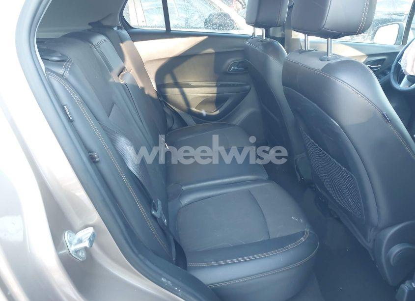 Photo 8 of 2018 Chevrolet Trax LT (VIN 3GNCJPSB1JL204447)