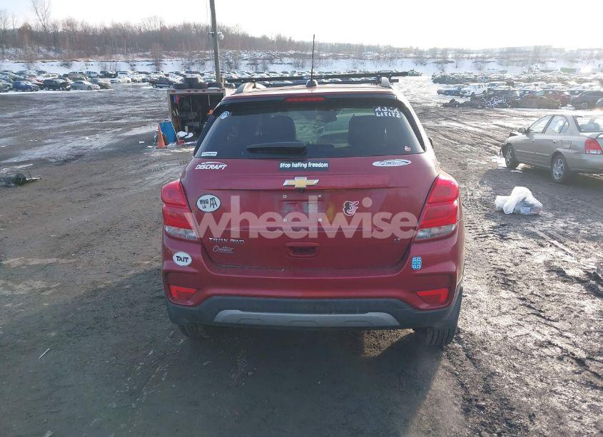 Photo 16 of 2018 Chevrolet Trax LT (VIN 3GNCJPSB1JL380558)