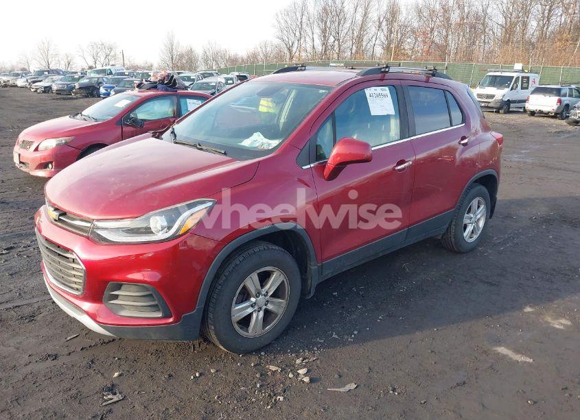 Photo 2 of 2018 Chevrolet Trax LT (VIN 3GNCJPSB1JL380558)