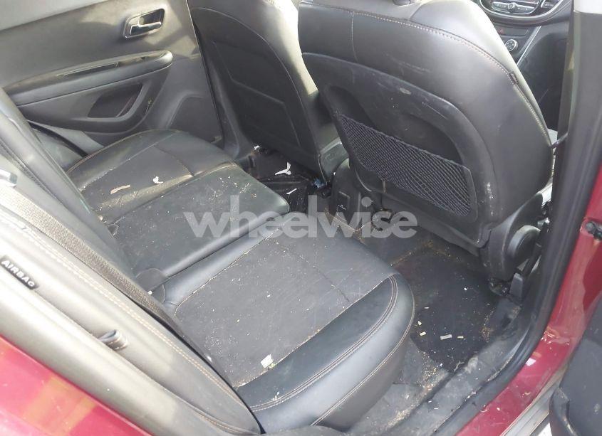 Photo 8 of 2018 Chevrolet Trax LT (VIN 3GNCJPSB1JL380558)