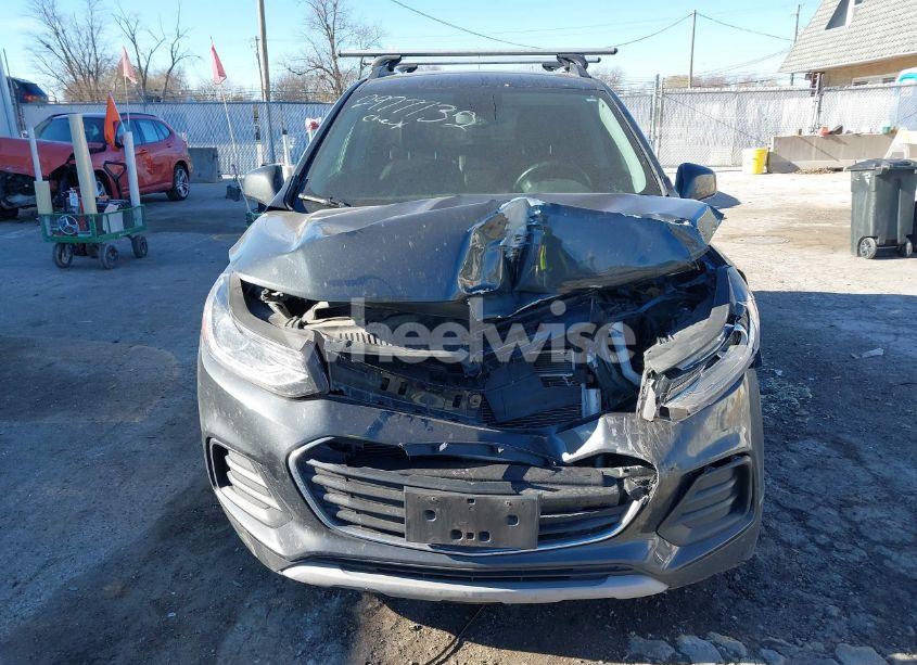 Photo 11 of 2018 Chevrolet Trax LT (VIN 3GNCJPSB1JL384206)