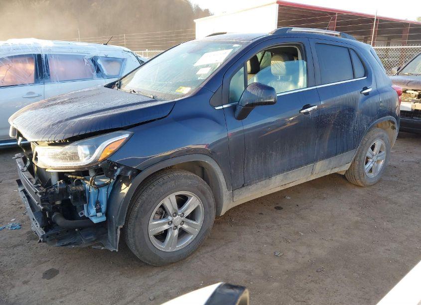 Photo 2 of 2019 Chevrolet Trax LT (VIN 3GNCJPSB1KL154151)