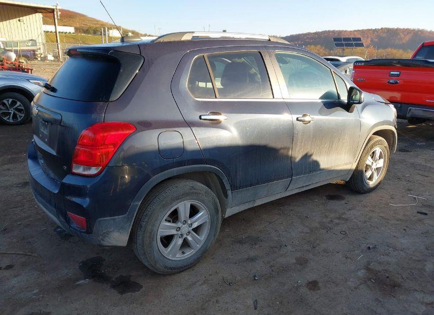 Photo 4 of 2019 Chevrolet Trax LT (VIN 3GNCJPSB1KL154151)