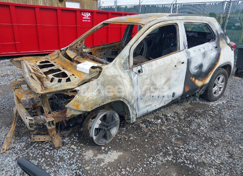 Photo 2 of 2019 Chevrolet Trax LT (VIN 3GNCJPSB1KL219211)