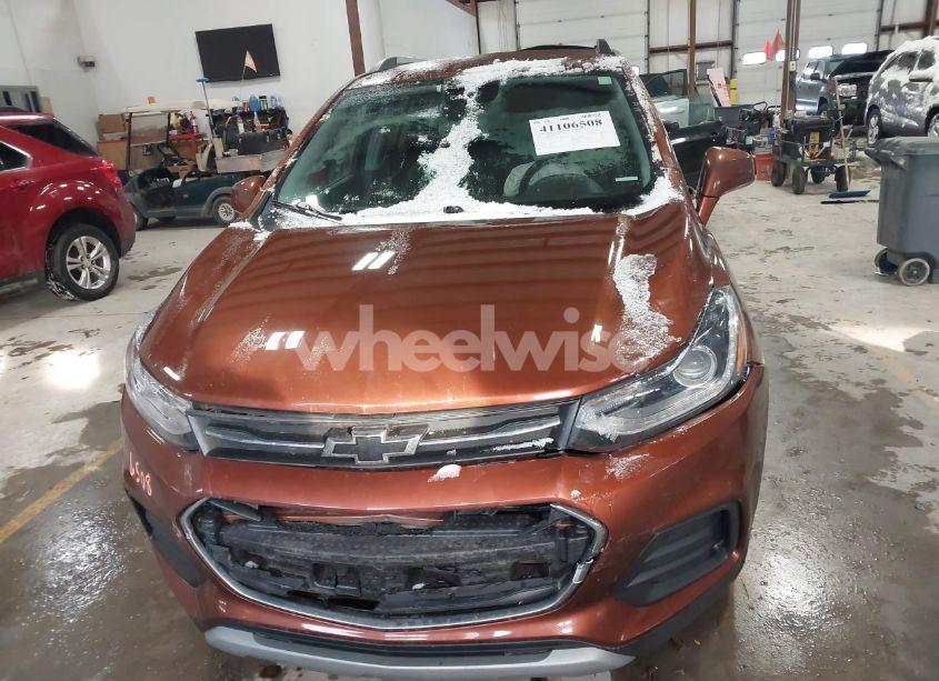 Photo 12 of 2019 Chevrolet Trax LT (VIN 3GNCJPSB1KL237028)