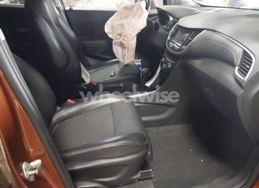 Photo 5 of 2019 Chevrolet Trax LT (VIN 3GNCJPSB1KL237028)