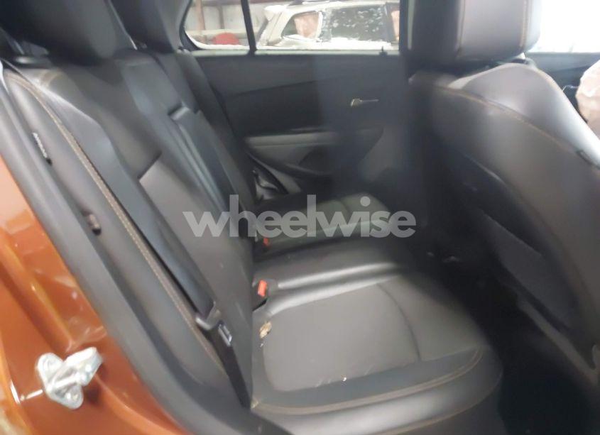 Photo 8 of 2019 Chevrolet Trax LT (VIN 3GNCJPSB1KL237028)