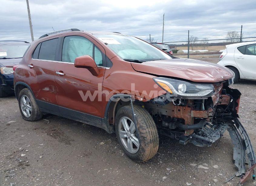 2019 Chevrolet Trax LT (VIN 3GNCJPSB1KL250992) main photo