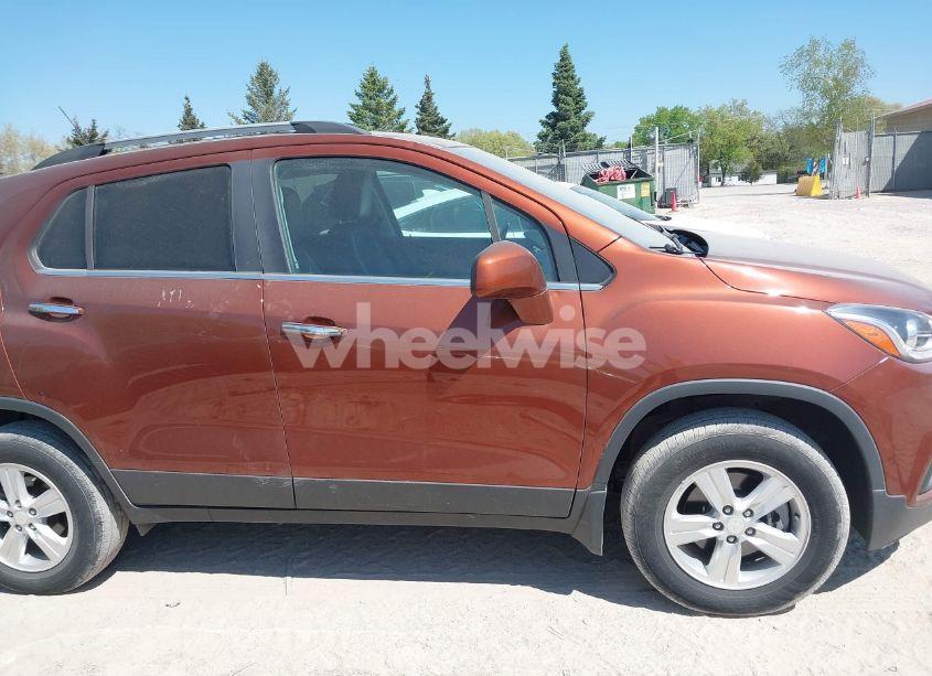 Photo 13 of 2019 Chevrolet Trax LT (VIN 3GNCJPSB1KL276945)