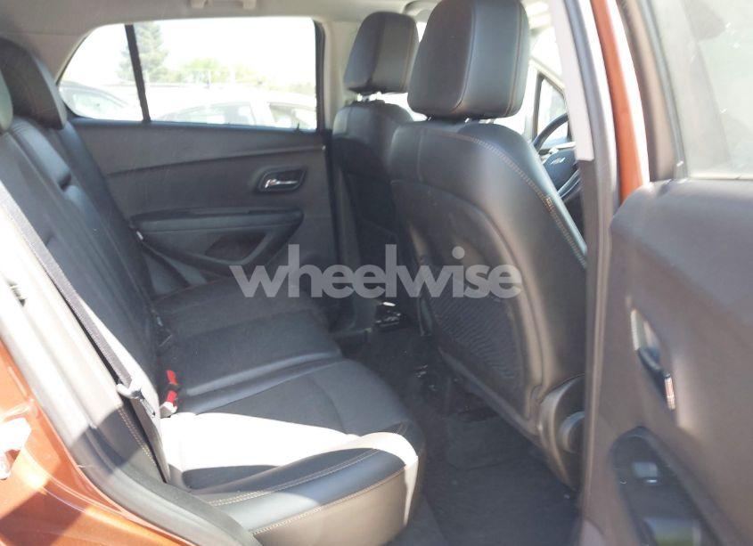 Photo 8 of 2019 Chevrolet Trax LT (VIN 3GNCJPSB1KL276945)