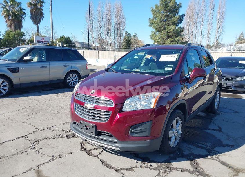 Photo 2 of 2016 Chevrolet Trax LT (VIN 3GNCJPSB2GL237398)