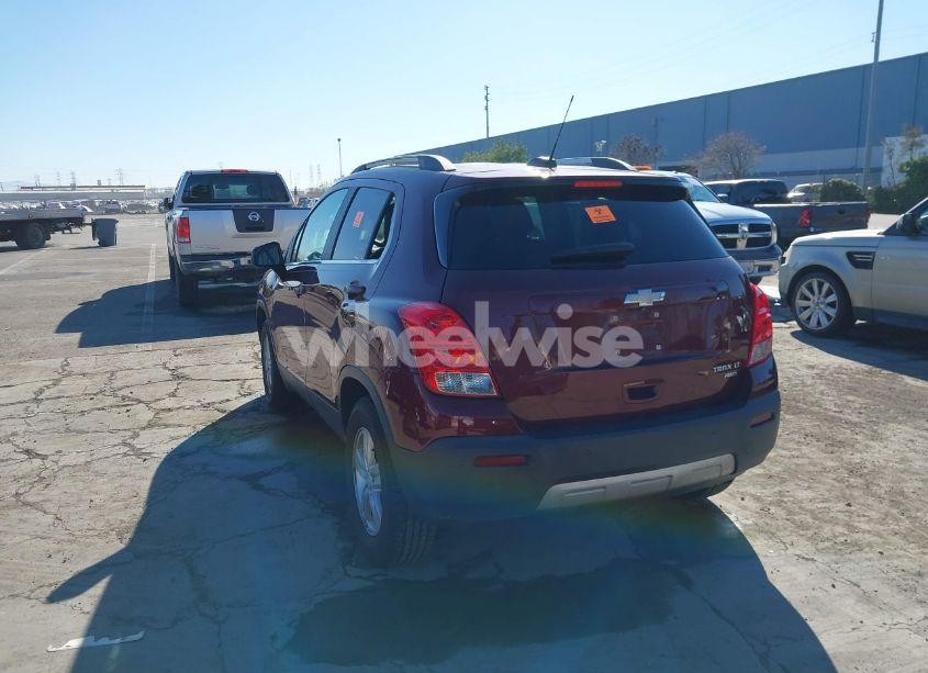 Photo 3 of 2016 Chevrolet Trax LT (VIN 3GNCJPSB2GL237398)