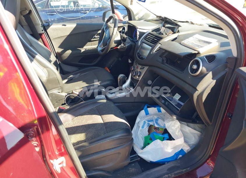 Photo 5 of 2016 Chevrolet Trax LT (VIN 3GNCJPSB2GL237398)