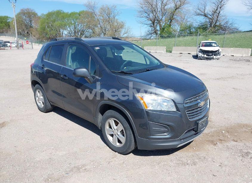 2016 Chevrolet Trax LT (VIN 3GNCJPSB2GL244724) main photo