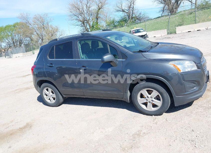 Photo 14 of 2016 Chevrolet Trax LT (VIN 3GNCJPSB2GL244724)