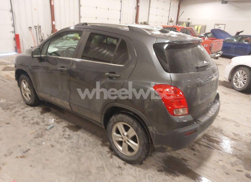 Photo 3 of 2016 Chevrolet Trax LT (VIN 3GNCJPSB2GL276962)