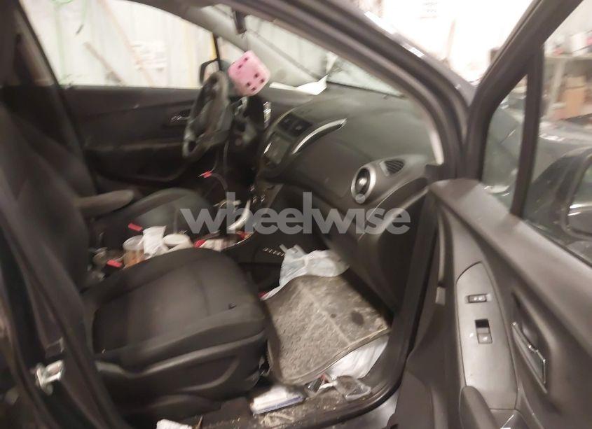 Photo 5 of 2016 Chevrolet Trax LT (VIN 3GNCJPSB2GL276962)