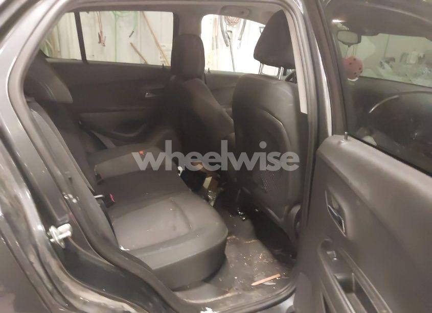 Photo 8 of 2016 Chevrolet Trax LT (VIN 3GNCJPSB2GL276962)