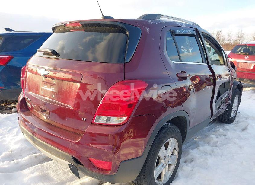 Photo 4 of 2017 Chevrolet Trax LT (VIN 3GNCJPSB2HL215418)