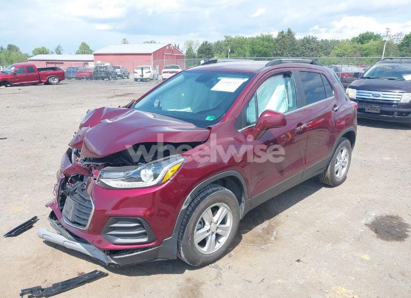 Photo 2 of 2017 Chevrolet Trax 1LT (VIN 3GNCJPSB2HL232848)