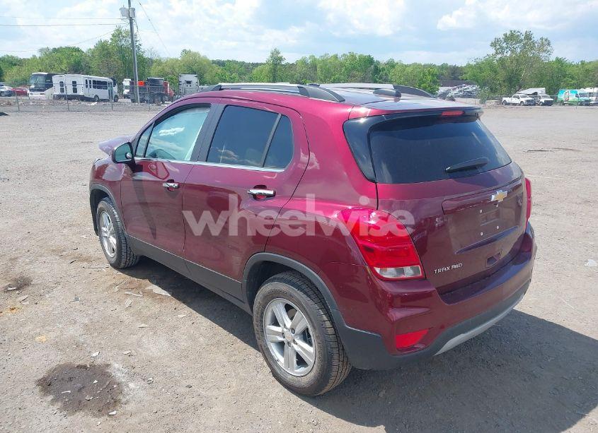 Photo 3 of 2017 Chevrolet Trax 1LT (VIN 3GNCJPSB2HL232848)