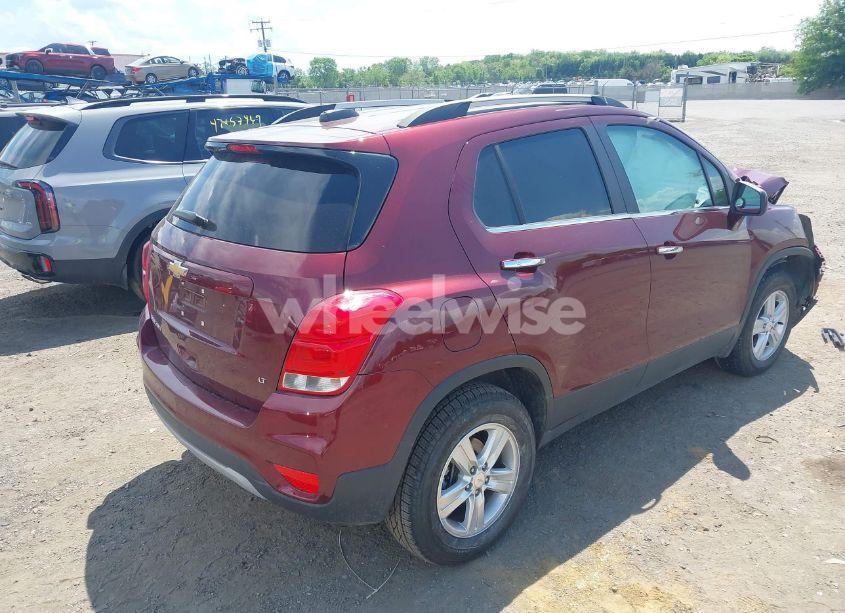 Photo 4 of 2017 Chevrolet Trax 1LT (VIN 3GNCJPSB2HL232848)