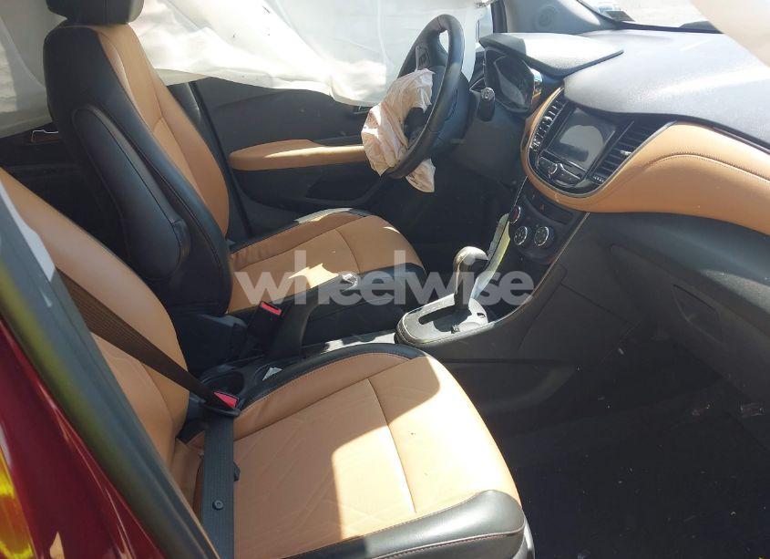 Photo 5 of 2017 Chevrolet Trax 1LT (VIN 3GNCJPSB2HL232848)