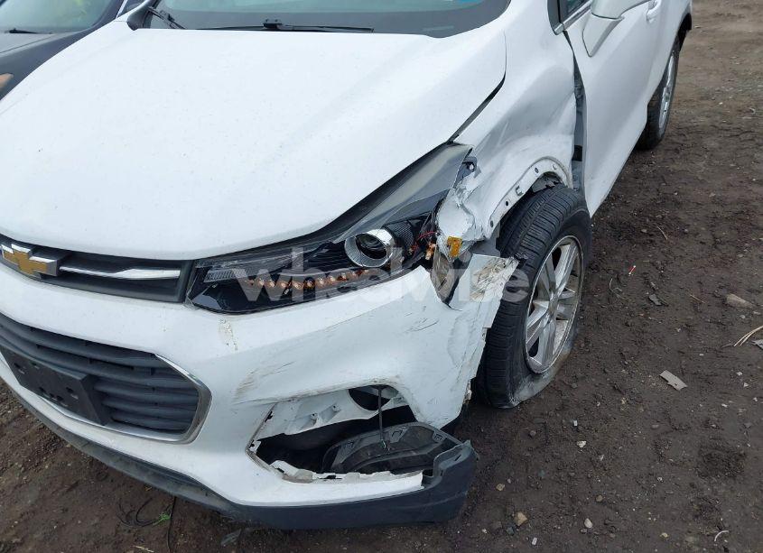 Photo 12 of 2018 Chevrolet Trax LT (VIN 3GNCJPSB2JL339632)