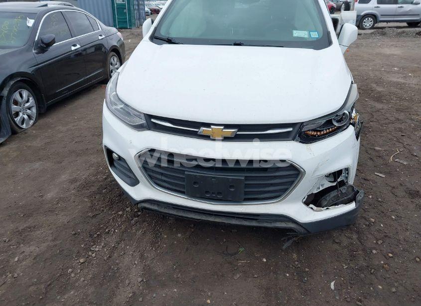 Photo 13 of 2018 Chevrolet Trax LT (VIN 3GNCJPSB2JL339632)