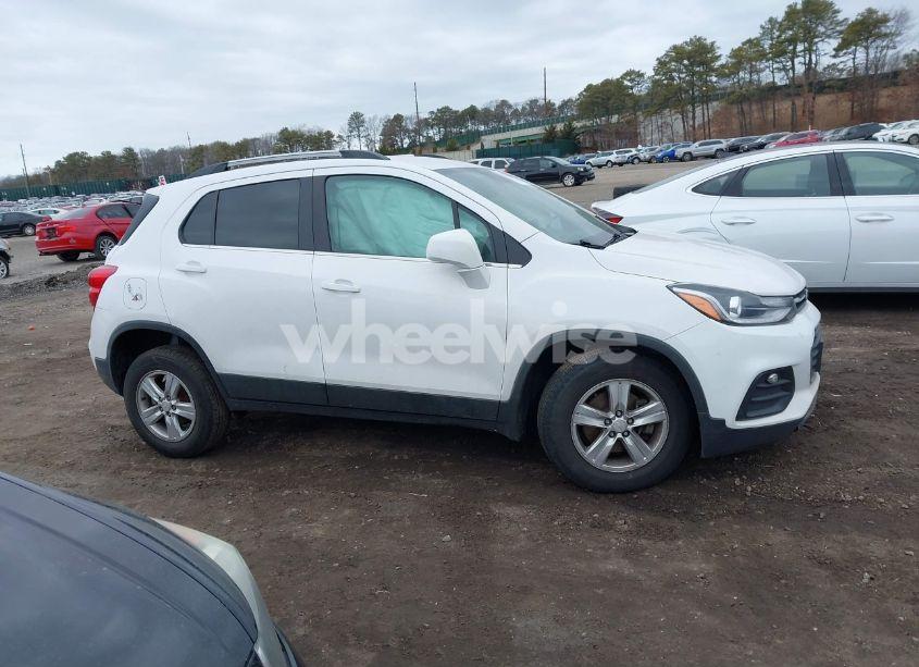 Photo 14 of 2018 Chevrolet Trax LT (VIN 3GNCJPSB2JL339632)