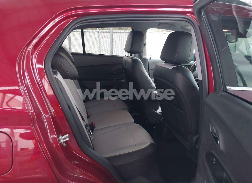 Photo 8 of 2019 Chevrolet Trax LT (VIN 3GNCJPSB2KL175848)